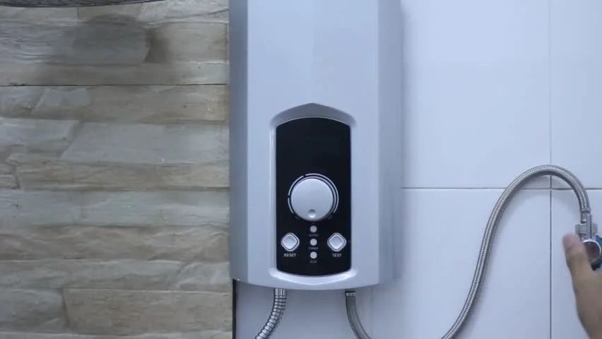 تحلیل مصرف برق پکیج برقی در مقابل آبگرم‌ کن برقی